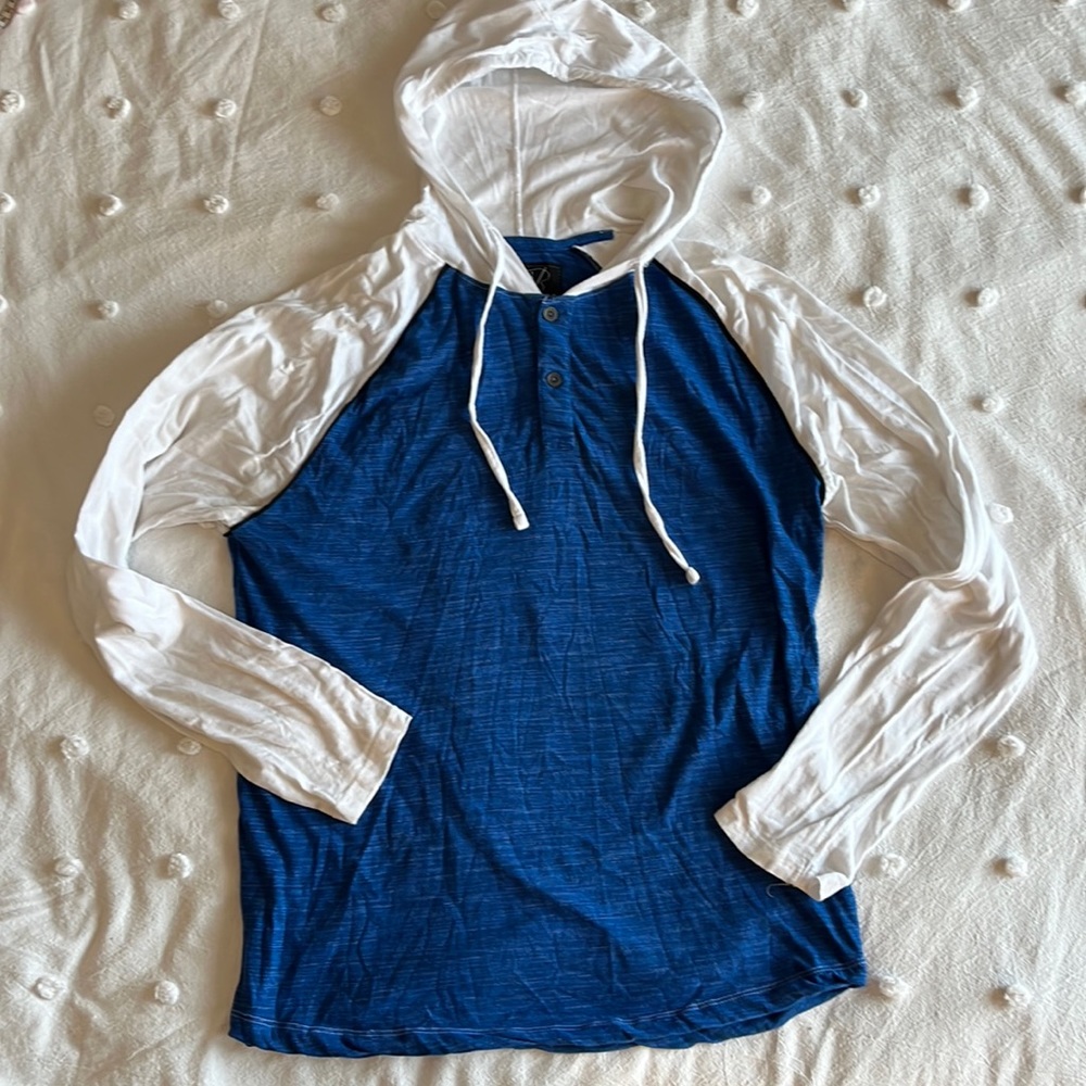 Hooded long sleeve shirt
